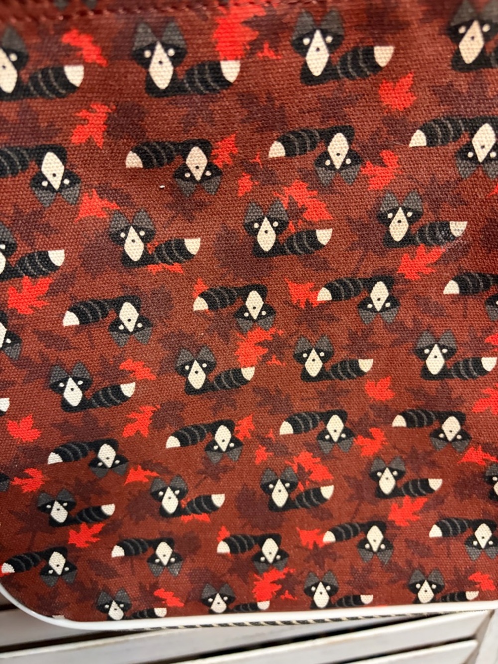 Kavu Women’s Raccoon Print Keeper  Crossbody Bag - Picture 4 of 5